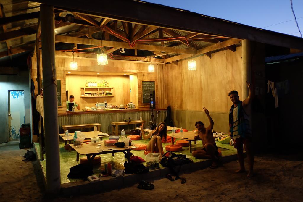 Malapascua Budget Inn Bagian luar foto